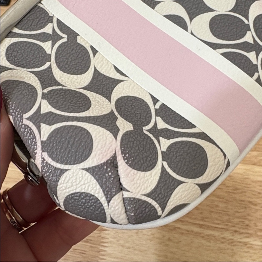 COACH Kisslock Coin Purse - Picture 5 of 11